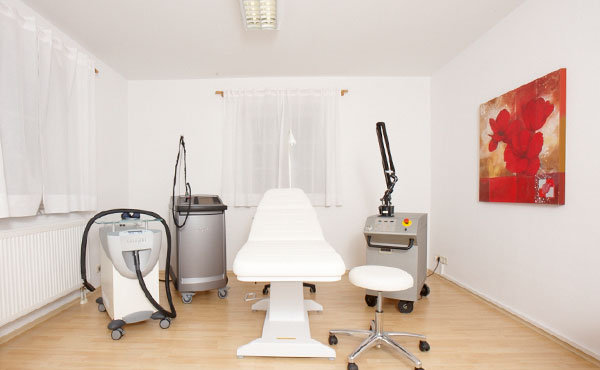 Behandlungszimmer Lasertherapie